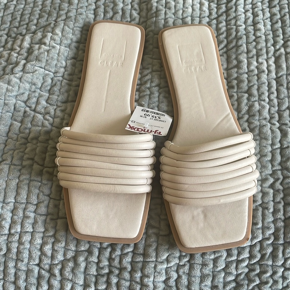 NWT - Dolce Vita cream sandals size 11